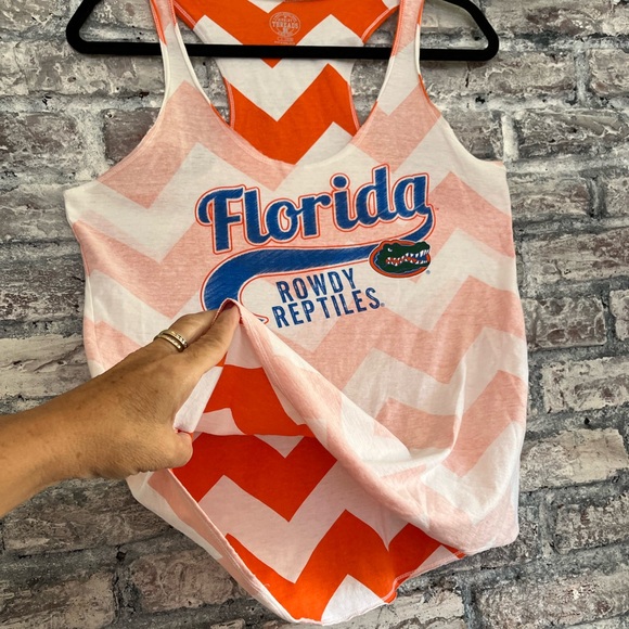 🌸5 for $20 🌸Florida Gators tank top in excellent condition smoke/pet free home. - Picture 5 of 7